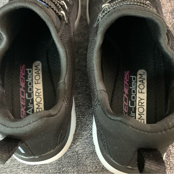 Skechers Sneaker Women’s Sz 7 Summits Black White Slip on - Picture 6 of 9